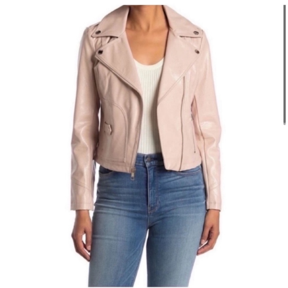 Guess Faux Leather Crop Blush Pink Moto Jacket NWT

1 small
1 large - Picture 2 of 8
